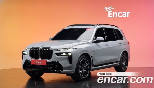 BMW X7 xDrive 40i M Sport 7STR — пробег 4 898 км — фото 1 из 5