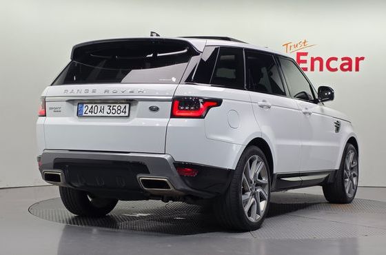 Land Rover Range Rover Sport 3.0 SDV6 HSE Dynamic — пробег 134 302 км — фото 2 из 5