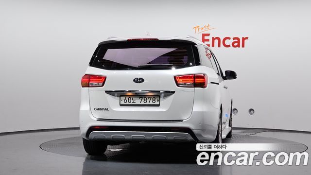 Kia Carnival из Кореи Encar