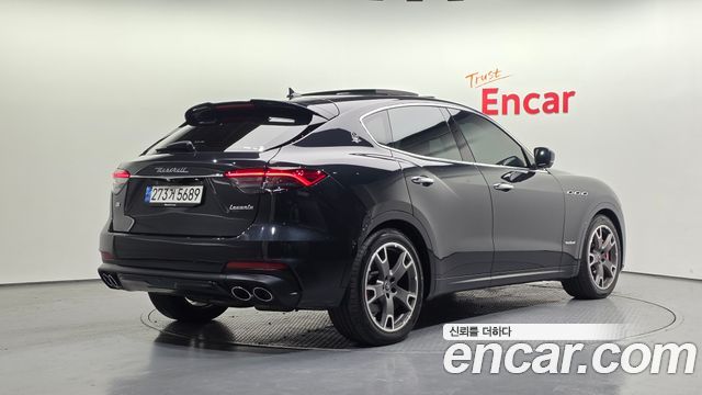 Maserati Levante из Кореи Encar