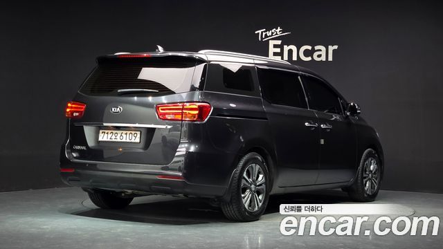 Kia Carnival 11-Seater Prestige — пробег 91 857 км — фото 2 из 5