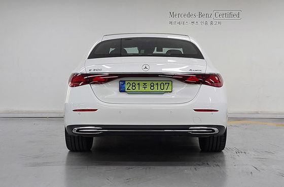 Mercedes-Benz E-Class E300 4MATIC Exclusive — пробег 3 491 км — фото 4 из 5
