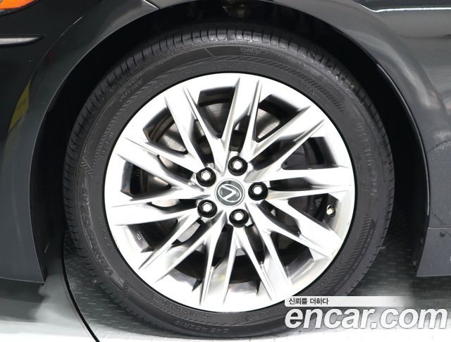 Lexus LS из Кореи Encar