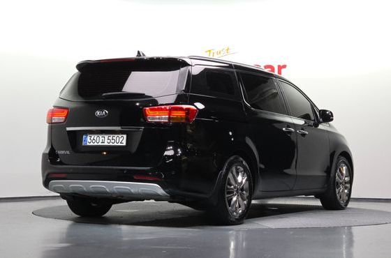 Kia Carnival 9-seater Noblesse — пробег 187 430 км — фото 2 из 5