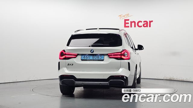 BMW iX3 M Sports — пробег 72 840 км — фото 4 из 5