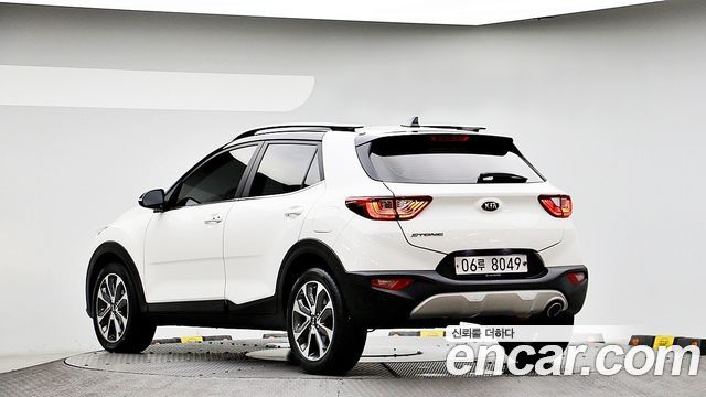 Kia Stonic из Кореи Encar