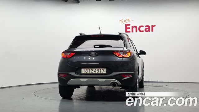 Kia Stonic из Кореи Encar