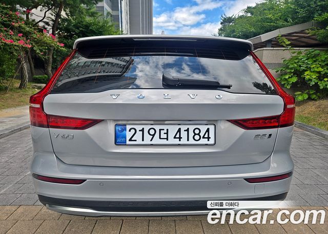 Volvo V60 B5 Ultimate AWD — пробег 34 790 км — фото 5 из 5