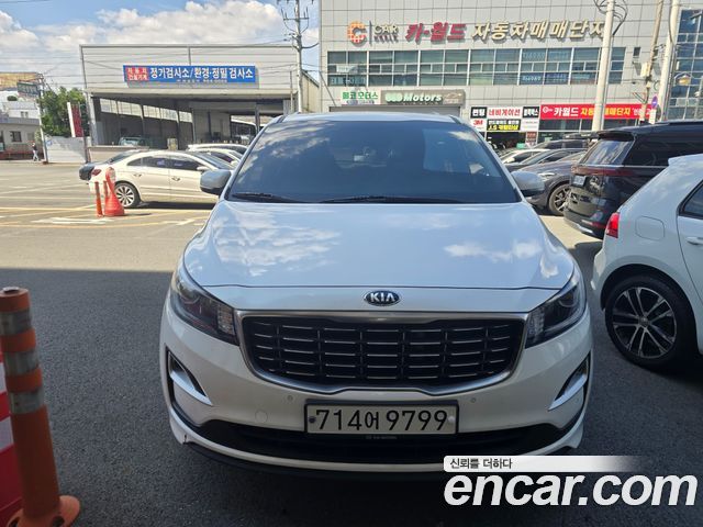 Kia Carnival 11-Seater Prestige — пробег 128 907 км — фото 1 из 5