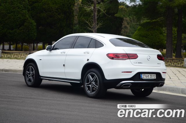 Mercedes-Benz GLC-Class GLC300e 4MATIC — пробег 45 000 км — фото 2 из 5