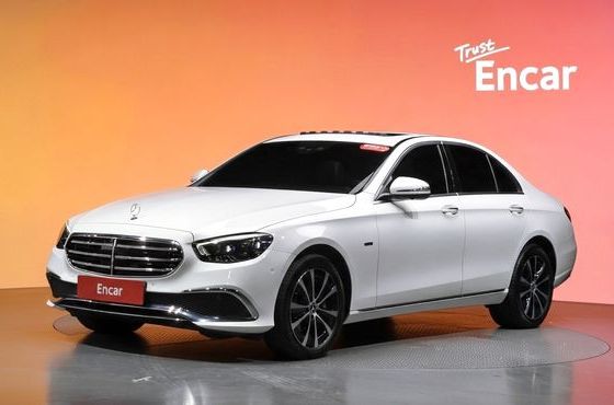 Mercedes-Benz E-Class E300e 4MATIC Exclusive — пробег 54 981 км — фото 1 из 5
