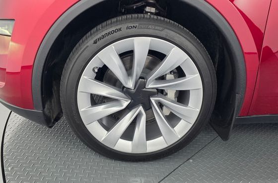 Tesla Model Y Long Range Launch Edition AWD — пробег 18 555 км — фото 5 из 5