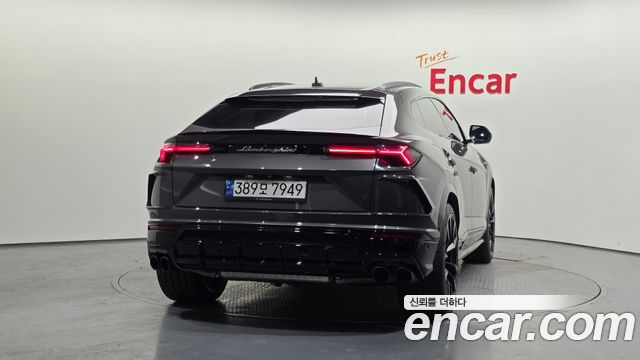 Lamborghini Urus из Кореи Encar
