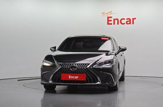 Lexus ES Executive — пробег 33 153 км — фото 3 из 5