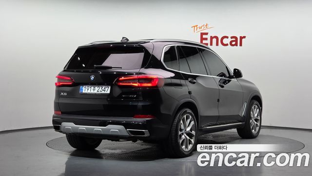 BMW X5 xDrive 30d xLine — пробег 69 770 км — фото 2 из 5