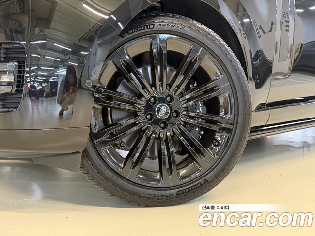 Land Rover Range Rover P530 Autobiography Long Wheel Base — пробег 10 467 км — фото 5 из 5