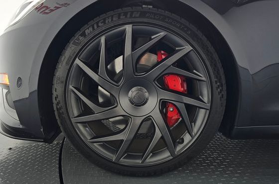 Tesla Model S Plaid — пробег 15 302 км — фото 5 из 5
