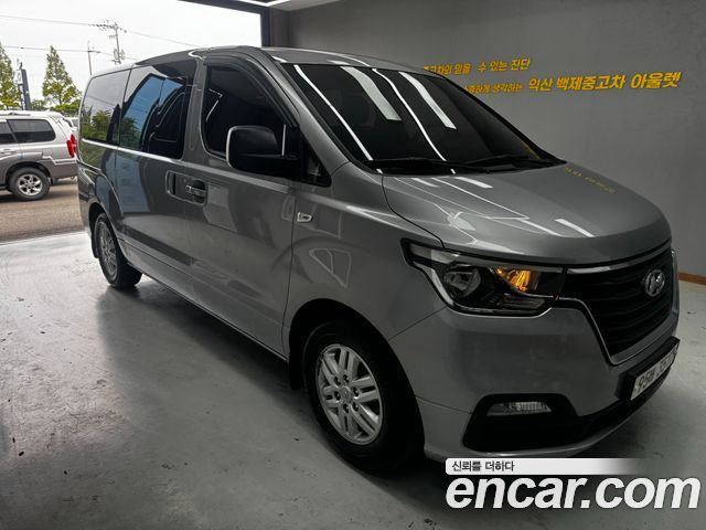 Hyundai Starex Van 5-Seater Smart — пробег 75 912 км — фото 1 из 5