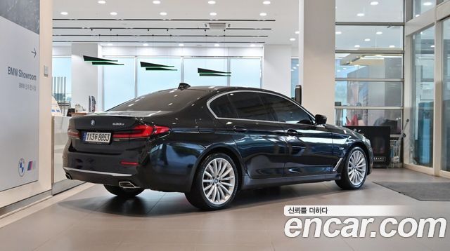 BMW 5-Series 530e Luxury — пробег 59 536 км — фото 2 из 5