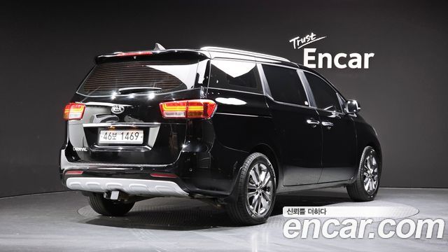 Kia Carnival из Кореи Encar