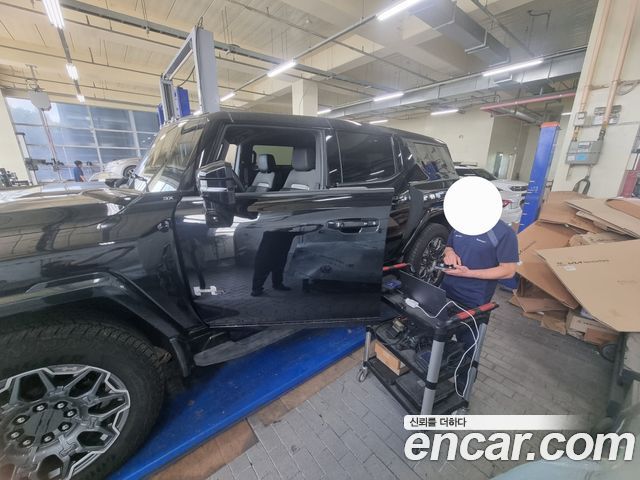 GMC Hummer EV e4WD — пробег 4 500 км — фото 2 из 5