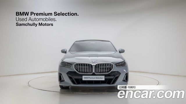 BMW i5 eDrive 40 M Sport — пробег 4 450 км — фото 2 из 5