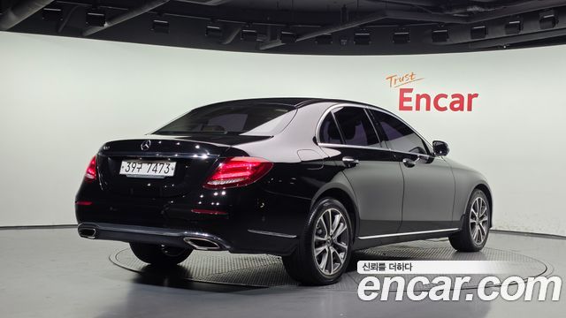 Mercedes-Benz E-Class из Кореи Encar