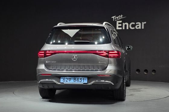 Mercedes-Benz EQB EQB300 4MATIC AMG Line — пробег 2 352 км — фото 4 из 5