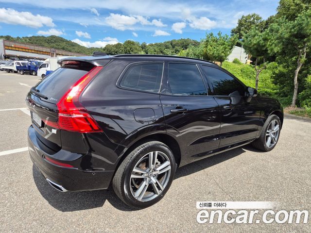 Volvo XC60 T8 R-Design — пробег 128 000 км — фото 4 из 5