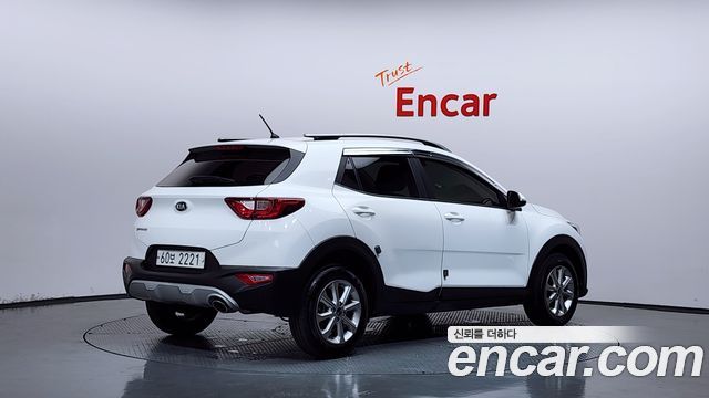 Kia Stonic из Кореи Encar