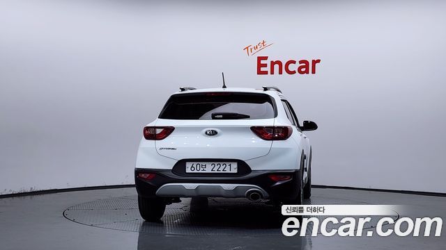 Kia Stonic из Кореи Encar