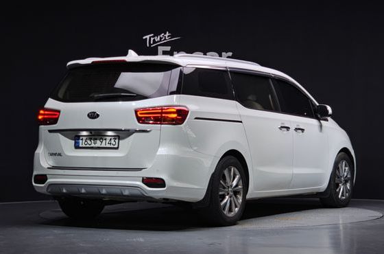 Kia Carnival 9-Seater Prstige — пробег 160 870 км — фото 2 из 5