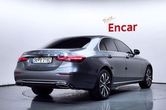 Mercedes-Benz E-Class E300e 4MATIC Exclusive — пробег 100 527 км — фото 2 из 5