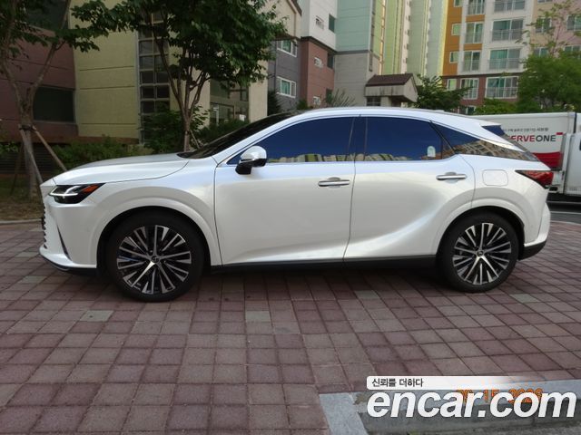Lexus RX Premium — пробег 27 000 км — фото 2 из 5