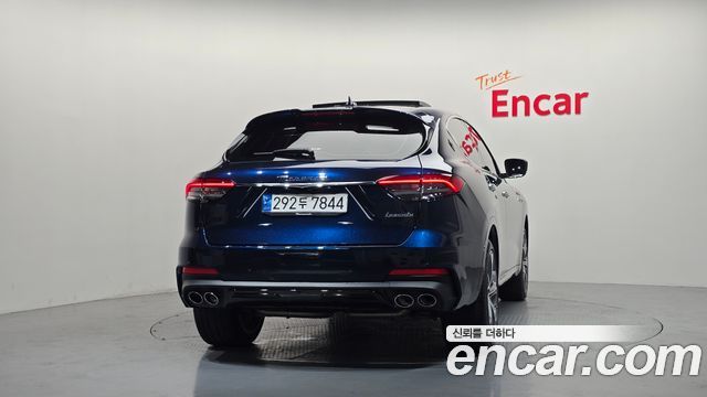 Maserati Levante 3.0 S AWD Modena — пробег 4 775 км — фото 4 из 5