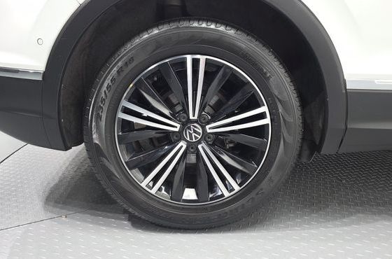Volkswagen Tiguan 2.0 TDI Premium — пробег 52 582 км — фото 5 из 5