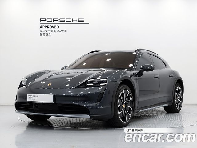 Porsche Taycan 4S Cross Turismo — пробег 30 350 км — фото 1 из 5