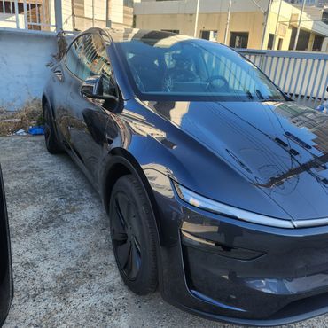 Tesla Model Y Long Range AWD — пробег 13 272 км — фото 1 из 5