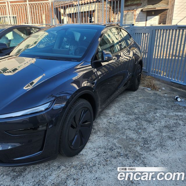 Tesla Model Y Long Range AWD — пробег 13 272 км — фото 5 из 5