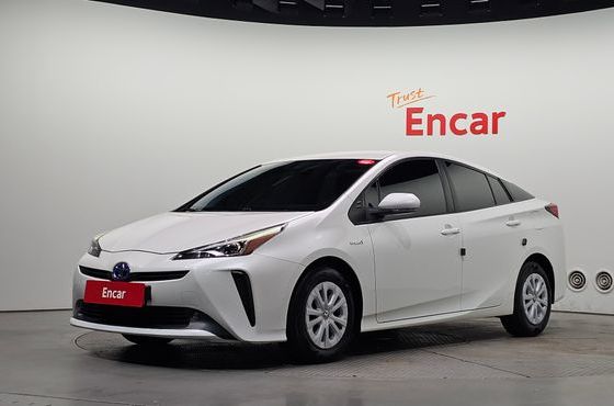 Toyota Prius 1.8 — пробег 80 972 км — фото 1 из 5