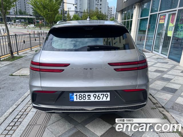 Genesis GV70 2.5T Gasoline 2WD — пробег 9 000 км — фото 4 из 5