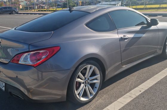 Hyundai Genesis 200 Turbo R — пробег 250 000 км — фото 2 из 5
