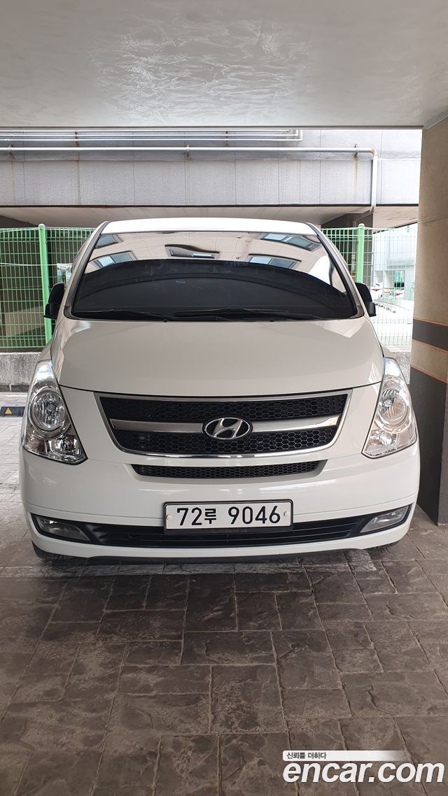 Hyundai Starex 12-Seater Wagon CVX Luxury — пробег 145 000 км — фото 3 из 5
