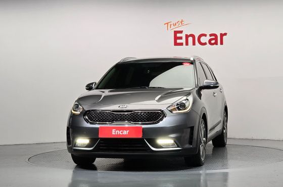 Kia Niro Prestige — пробег 140 070 км — фото 3 из 5