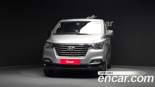 Hyundai Starex Van 5-Seater Style — пробег 122 825 км — фото 3 из 5