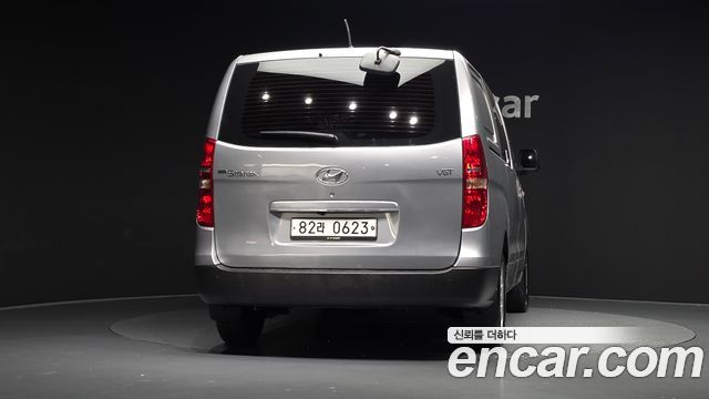 Hyundai Starex Van 5-Seater Style — пробег 122 825 км — фото 4 из 5