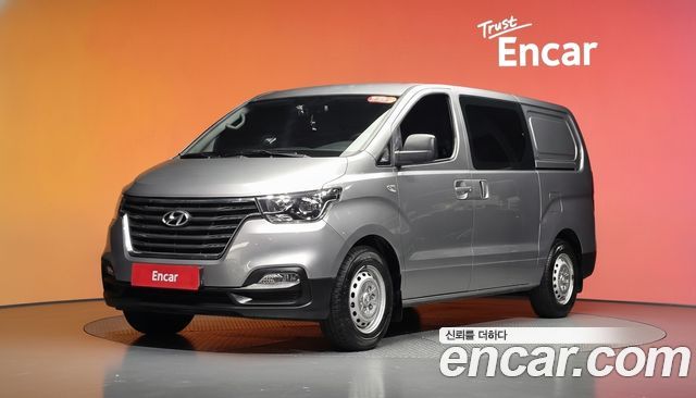 Hyundai Starex Van 5-Seater Style — пробег 122 825 км — фото 1 из 5