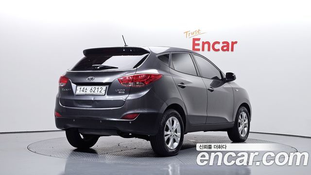 Hyundai Tucson Diesel 2WD X20 Deluxe — пробег 212 953 км — фото 2 из 5
