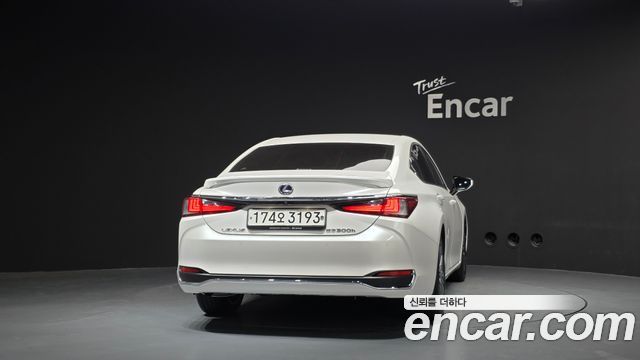 Lexus ES Luxury — пробег 84 825 км — фото 4 из 5