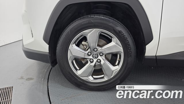 Toyota RAV4 2.5 4WD Hybrid — пробег 85 544 км — фото 5 из 5